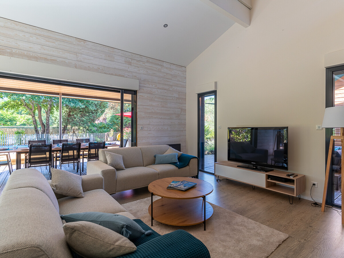 Villa familiale à Biscarrosse avec piscine chauffée, près du lac et des pistes cyclables 4