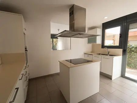 Villa au canal avec piscine, 3 chambres et amarrage privé 5